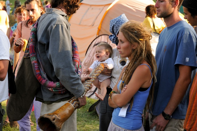 Et vous, vous avez commencé à quel age le didg ? (si les parents voient la photo, faut me la demander en grand... elle est mimi)