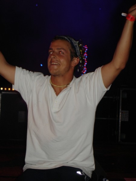 Greg qui chauffe le public.. il a fait ca bien d'ailleurs....